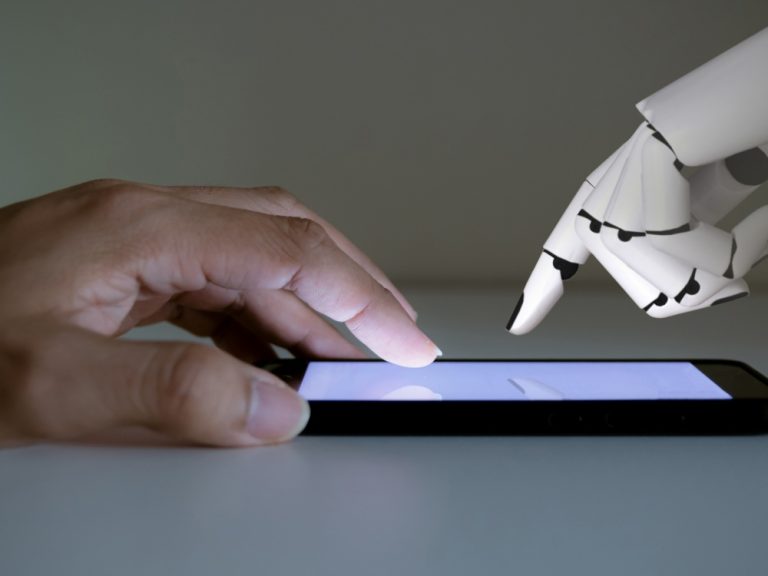 Attenzione alle truffe telefoniche generate con l’Intelligenza Artificiale